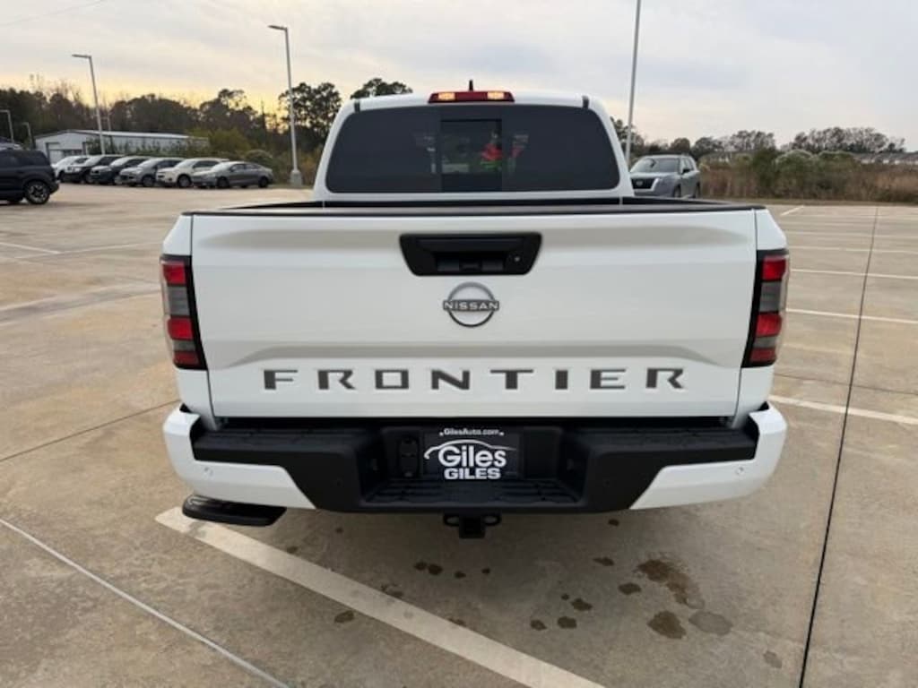 New 2026 Nissan Frontier SV Truck Crew Cab