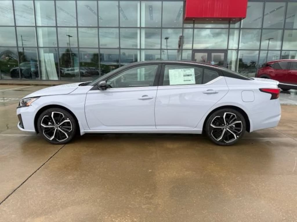 New 2026 Nissan Altima SR Sedan