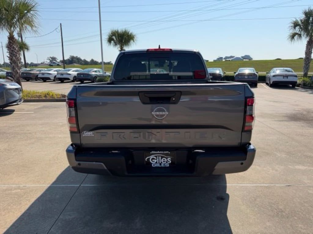 New 2027 Nissan Frontier SV Truck Crew Cab