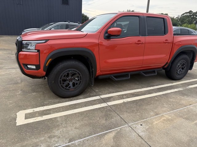 2025 Nissan Frontier PRO-4X photo 2
