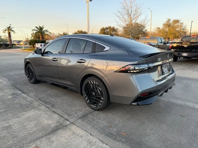 2026 Nissan Sentra SR - Photo 3