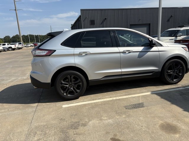 2018 Ford Edge SEL photo 4