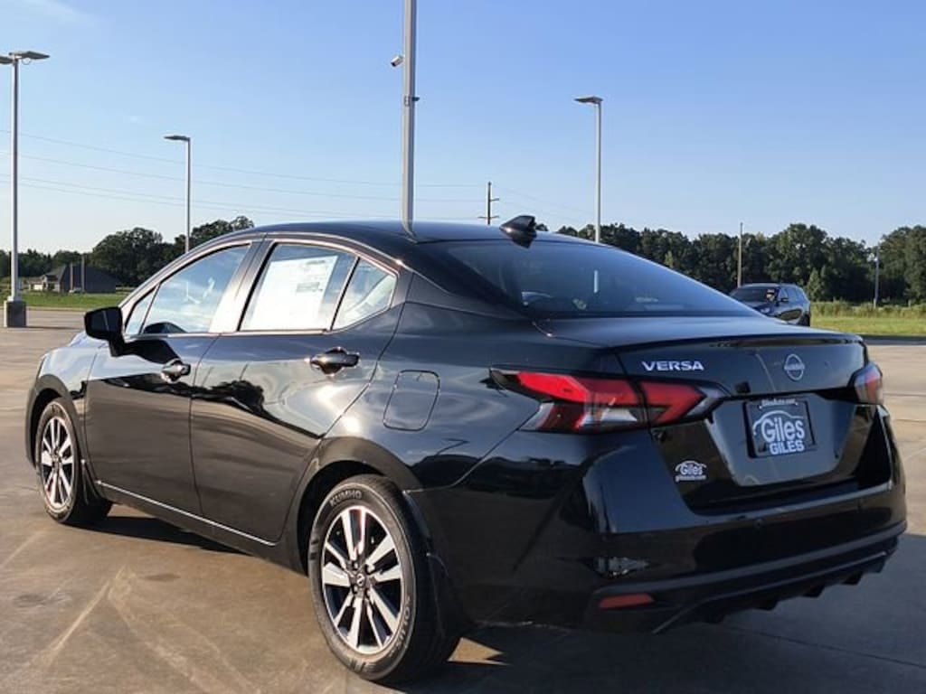 New 2025 Nissan Versa 1.6 SV Sedan