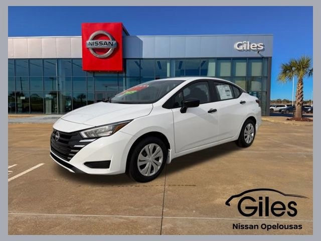 2025 Nissan Versa S's photo
