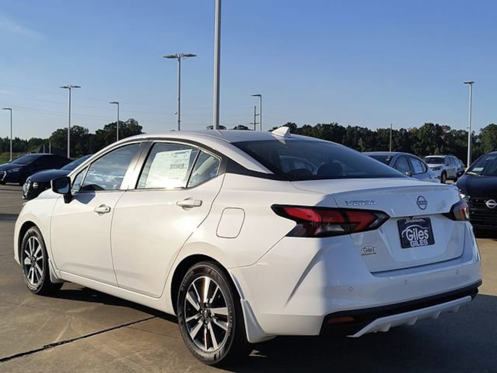 New 2025 Nissan Versa 1.6 SV Sedan