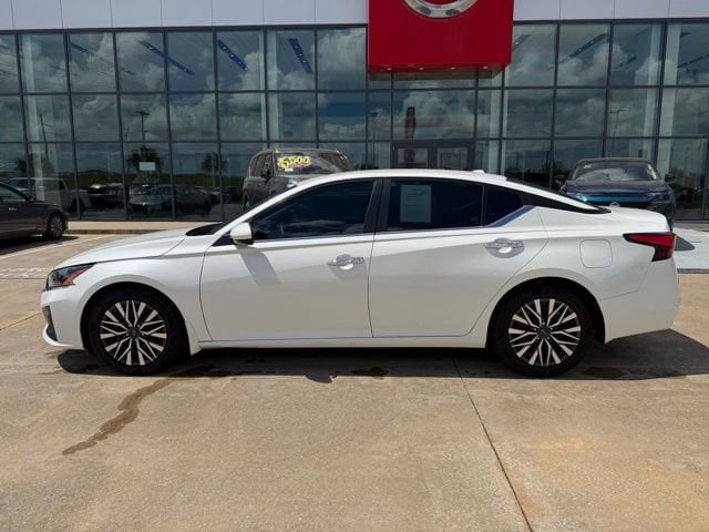 Used 2023 Nissan Altima SV with VIN 1N4BL4DV9PN411350 for sale in Opelousas, LA