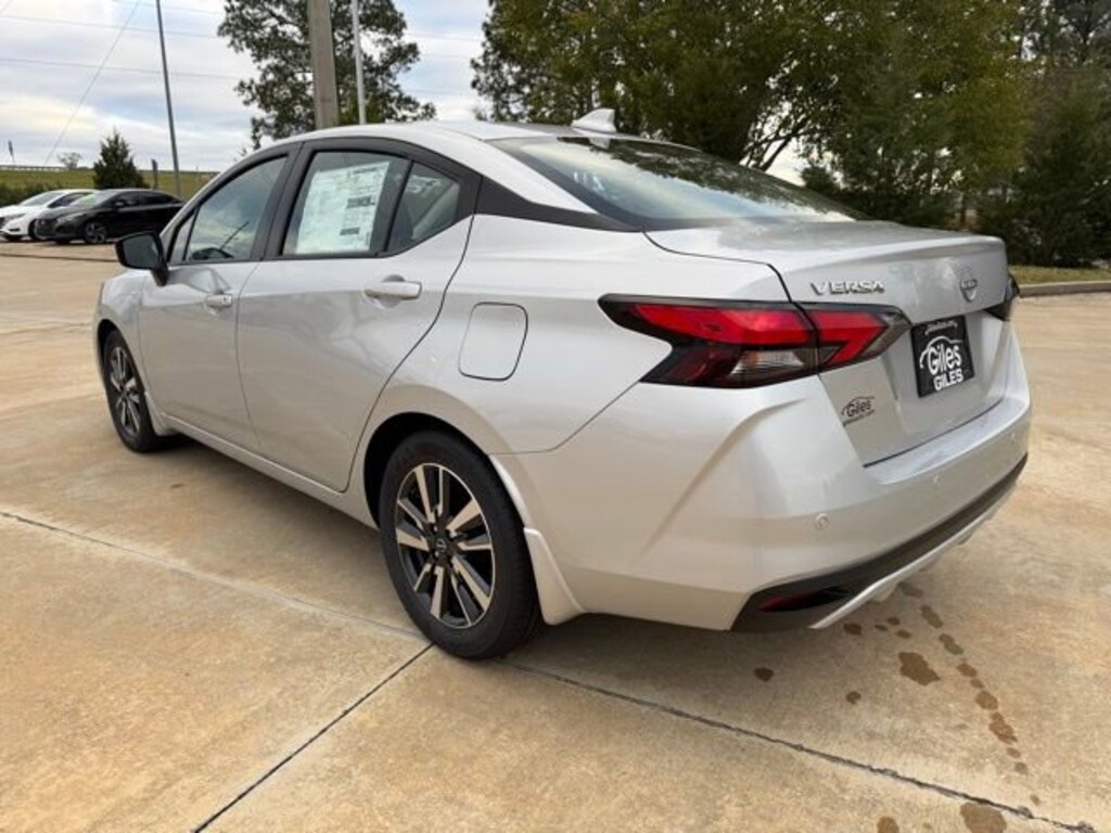 New 2025 Nissan Versa 1.6 SV Sedan