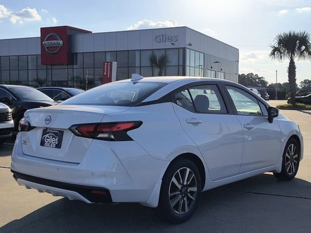New 2025 Nissan Versa 1.6 SV Sedan