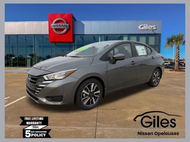 2025 Nissan Versa SV's photo