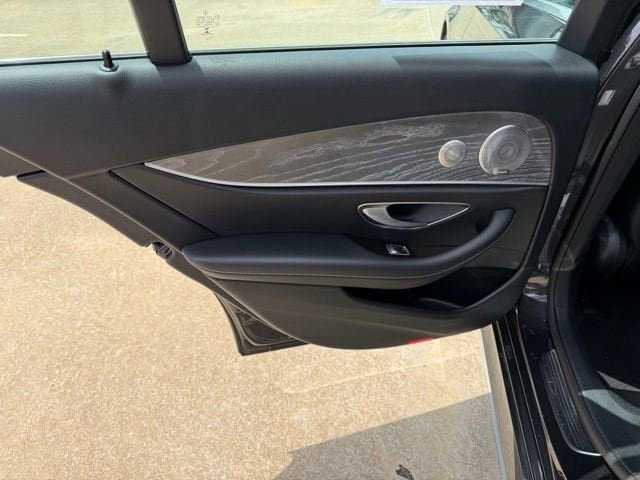 2022 Mercedes-Benz E-Class E350 - Photo 14