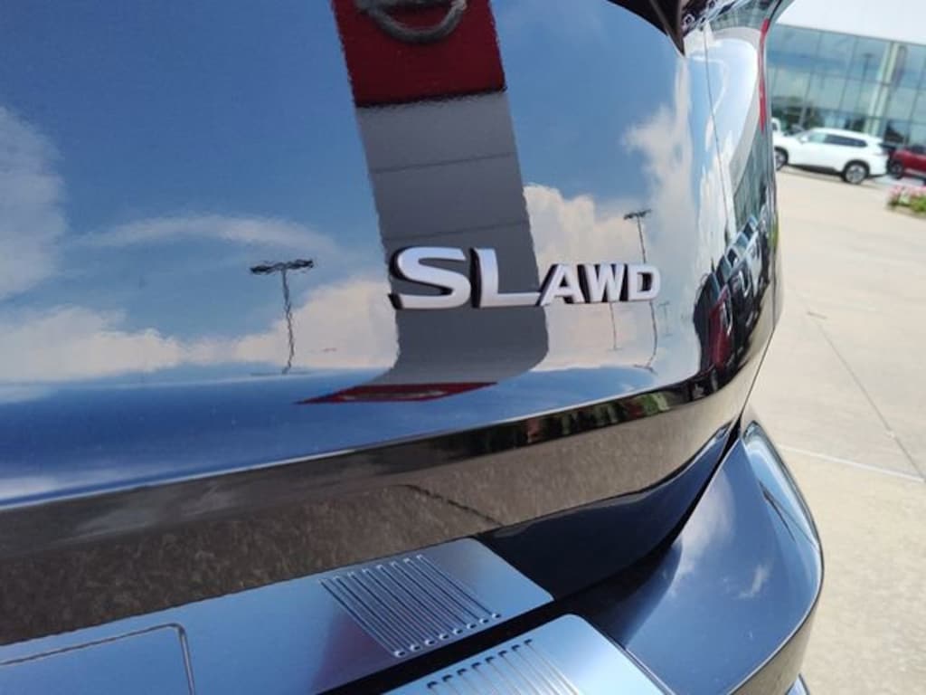 New 2025 Nissan Rogue SL SUV