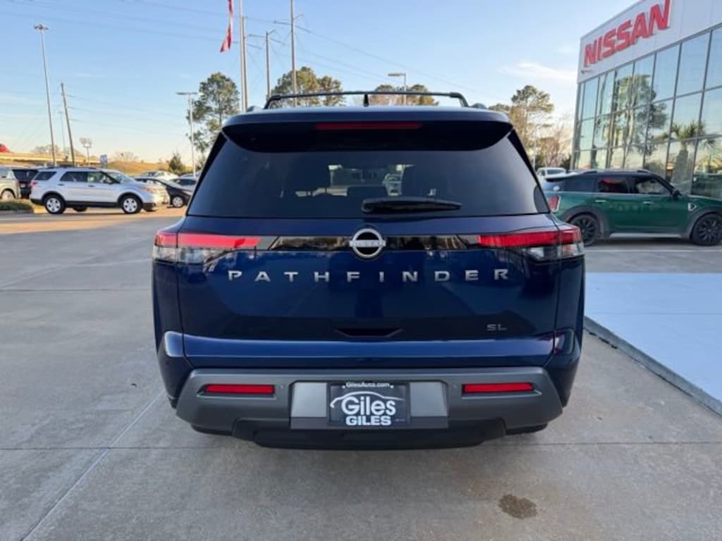 New 2026 Nissan Pathfinder SL SUV