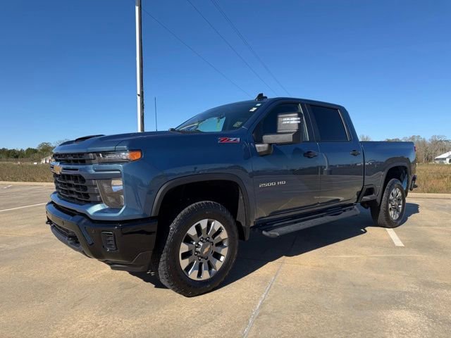 2025 Chevrolet Silverado 2500HD Custom's photo