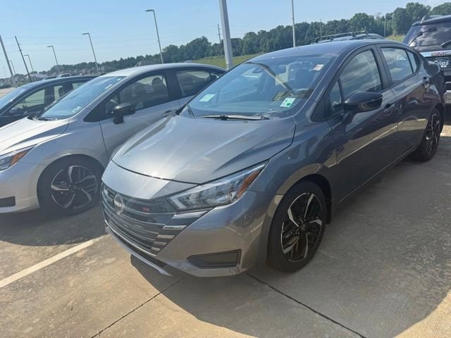 2025 Nissan Versa 1.6 SR CVT's photo