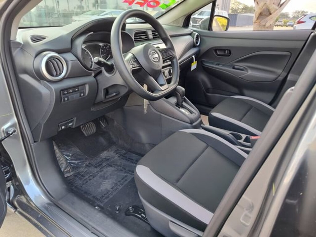 New 2025 Nissan Versa 1.6 S Sedan