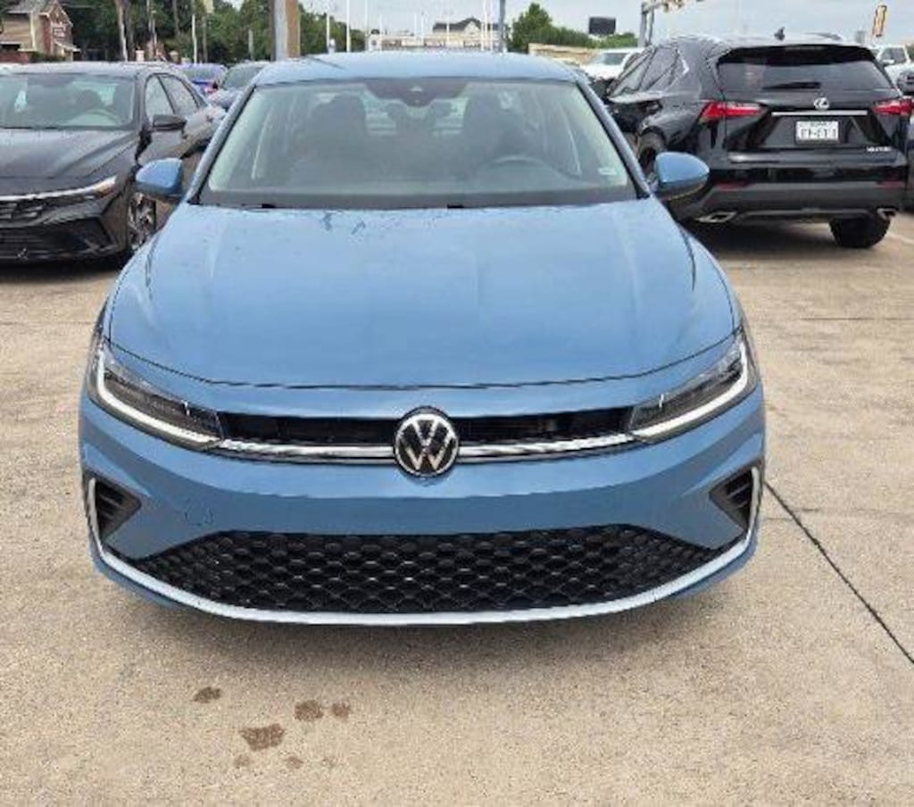 Used 2025 Volkswagen Jetta 1.5T SE Sedan