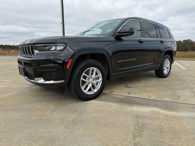 2023 Jeep Grand Cherokee L Laredo's photo