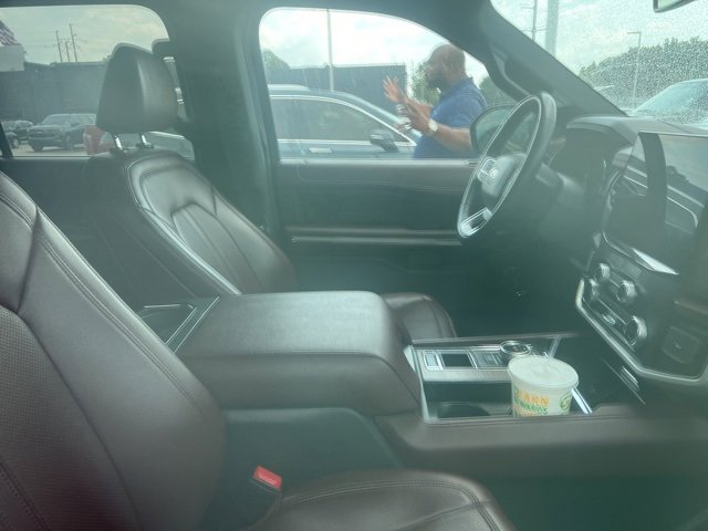 2023 Ford Expedition Limited photo 3