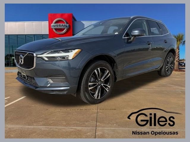 2020 Volvo XC60 Momentum's photo