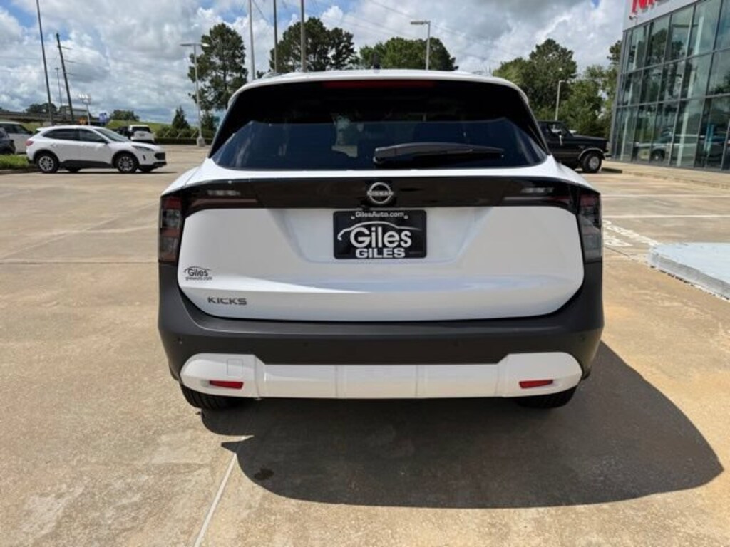 New 2026 Nissan Kicks SV SUV