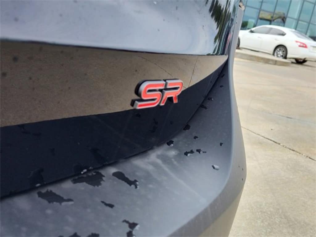 New 2025 Nissan Kicks SR SUV