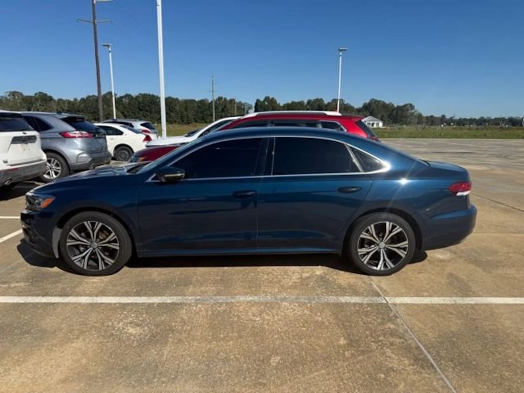 Used 2020 Volkswagen Passat 2.0T SEL Sedan