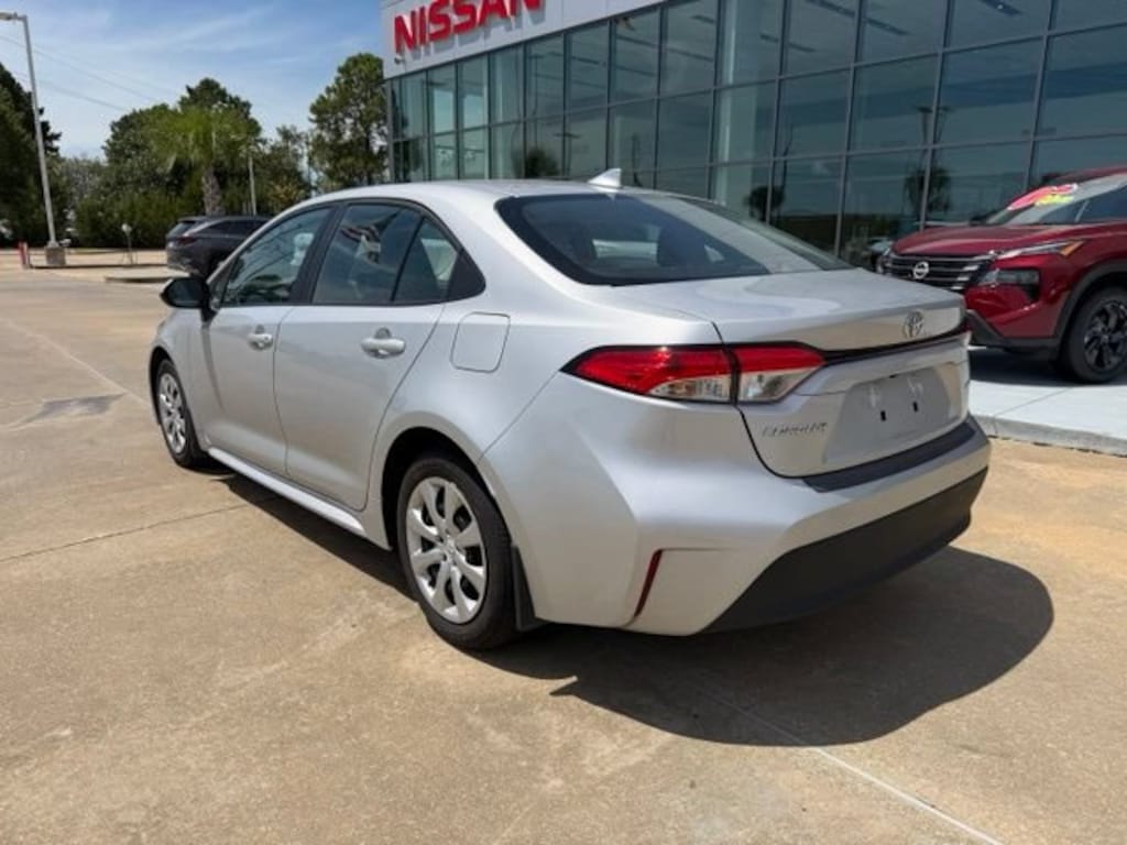 Used 2025 Toyota Corolla LE Sedan