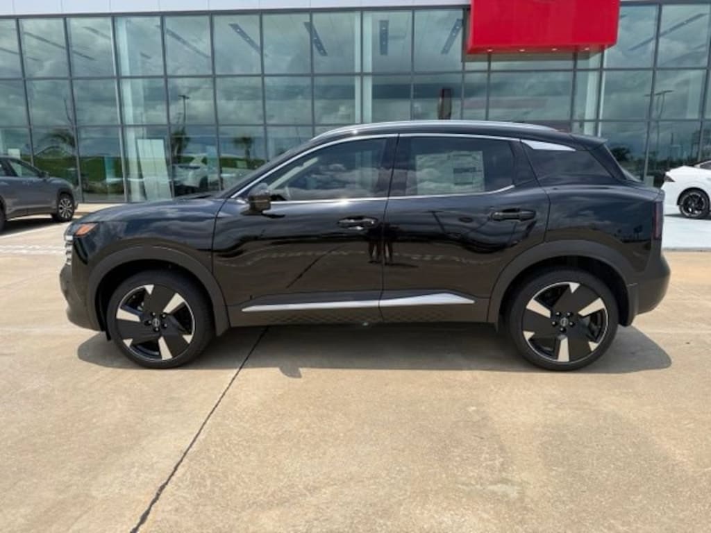 New 2026 Nissan Kicks SR SUV
