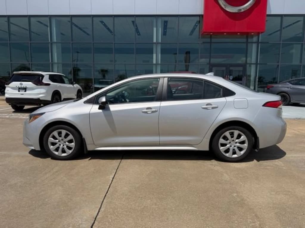 Used 2025 Toyota Corolla LE Sedan