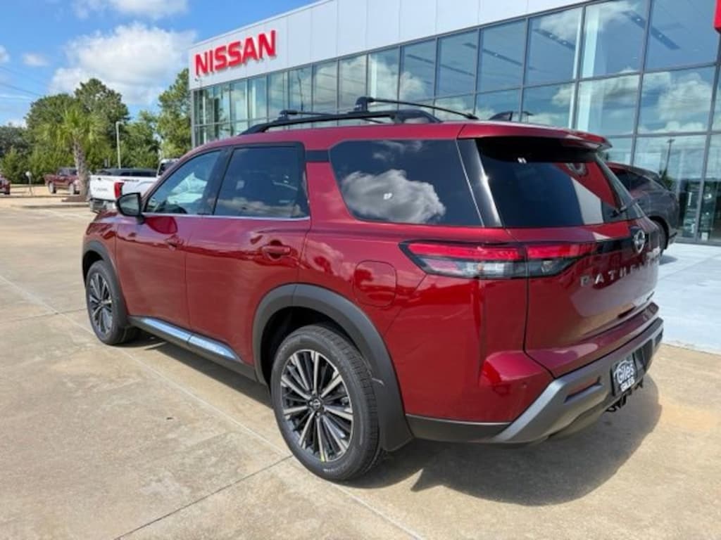 New 2026 Nissan Pathfinder Platinum SUV