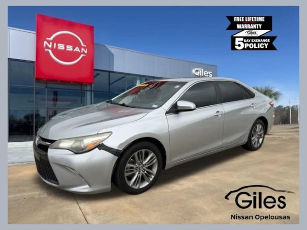 Used 2016 Toyota Camry SE Sedan