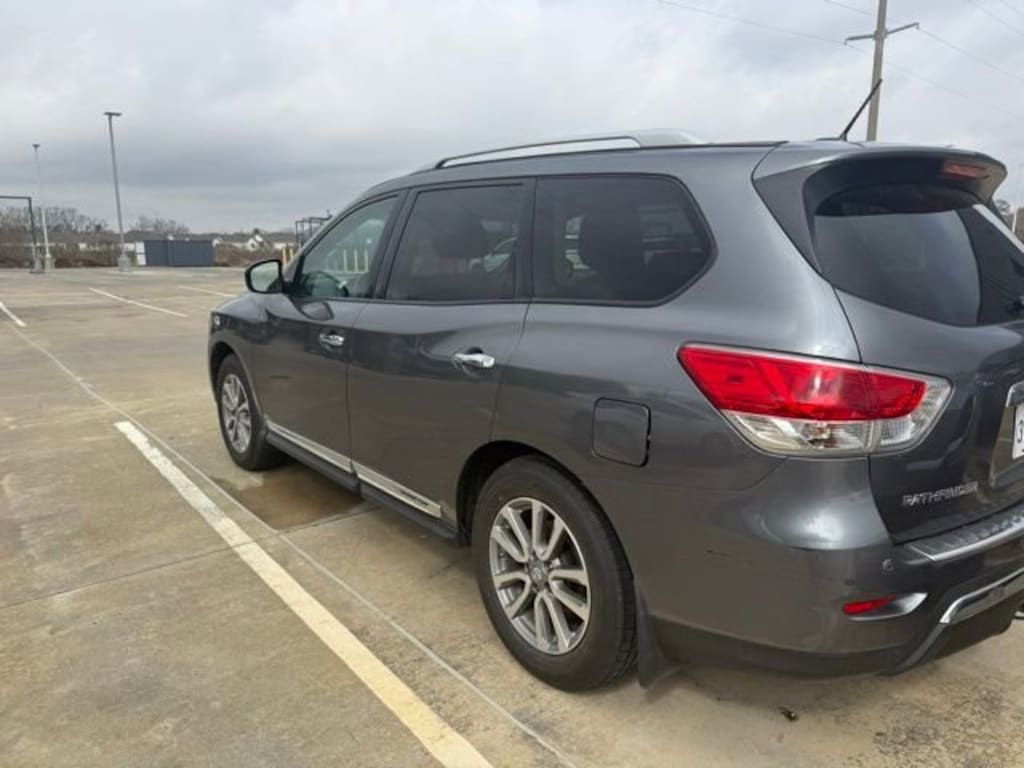Used 2015 Nissan Pathfinder SL SUV