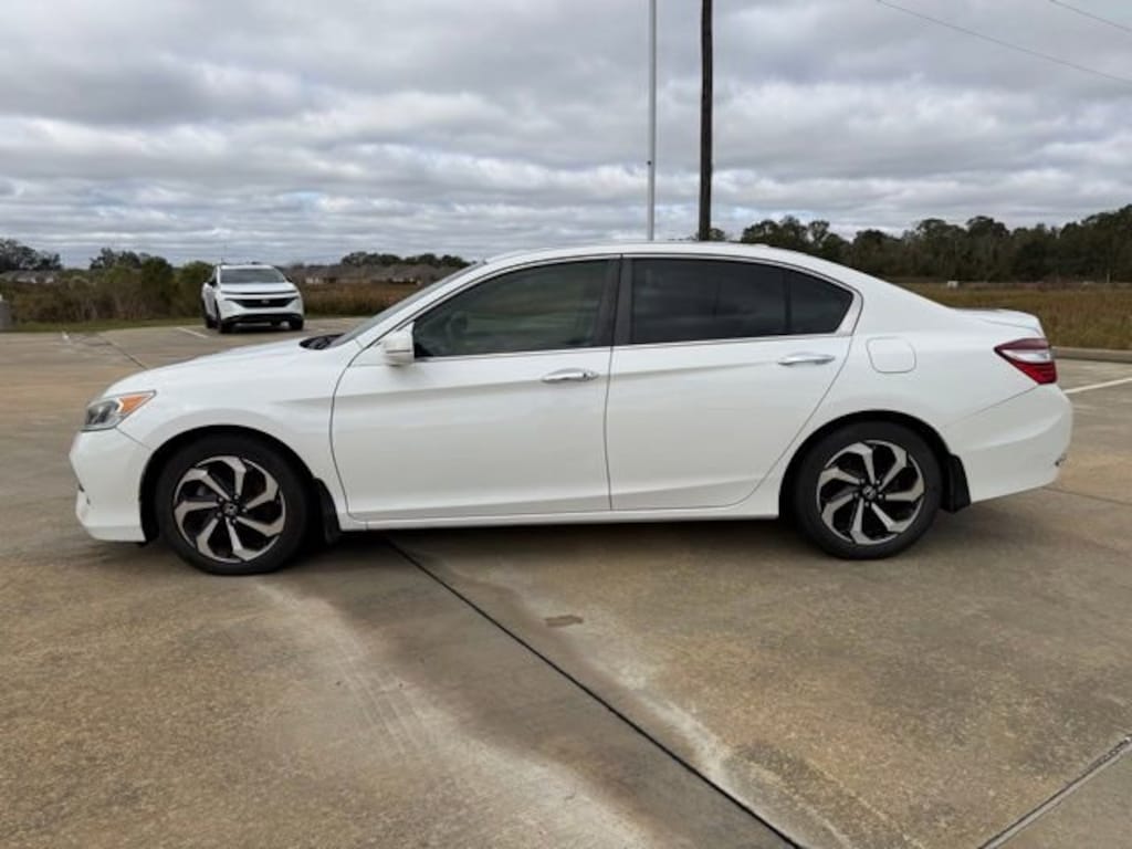 Used 2017 Honda Accord EX Sedan