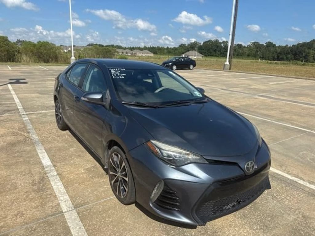 Used 2017 Toyota Corolla SE Sedan