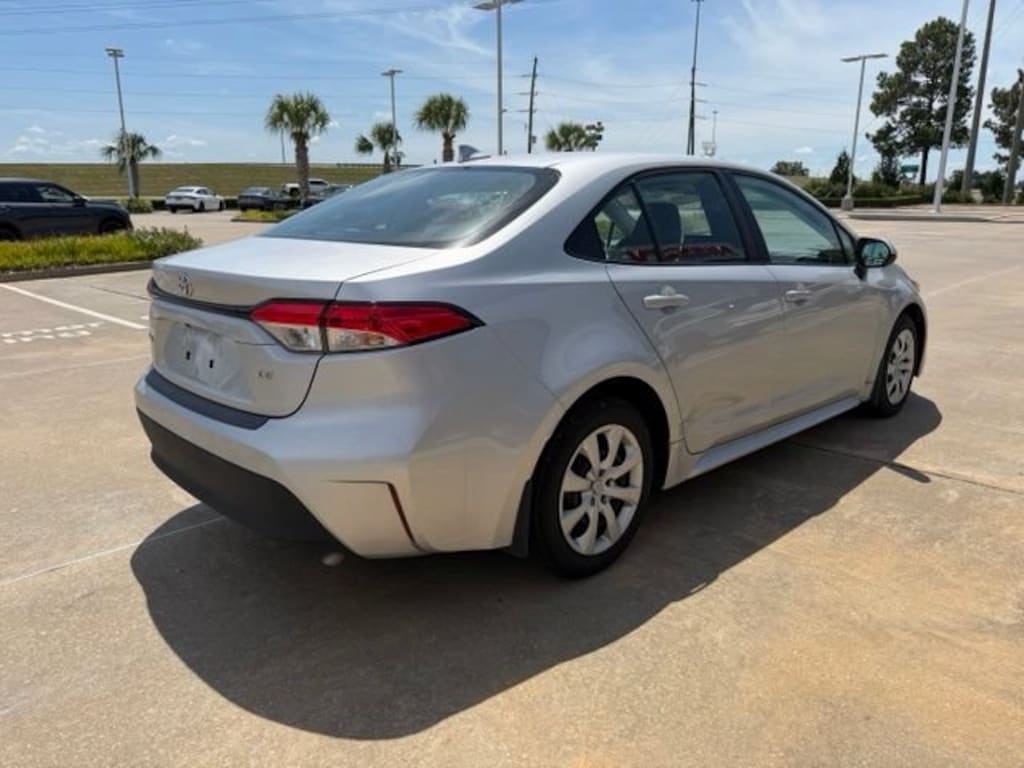 Used 2025 Toyota Corolla LE Sedan
