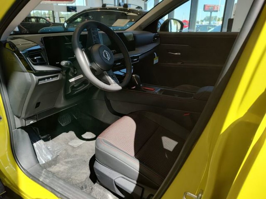 New 2026 Nissan Kicks SR SUV