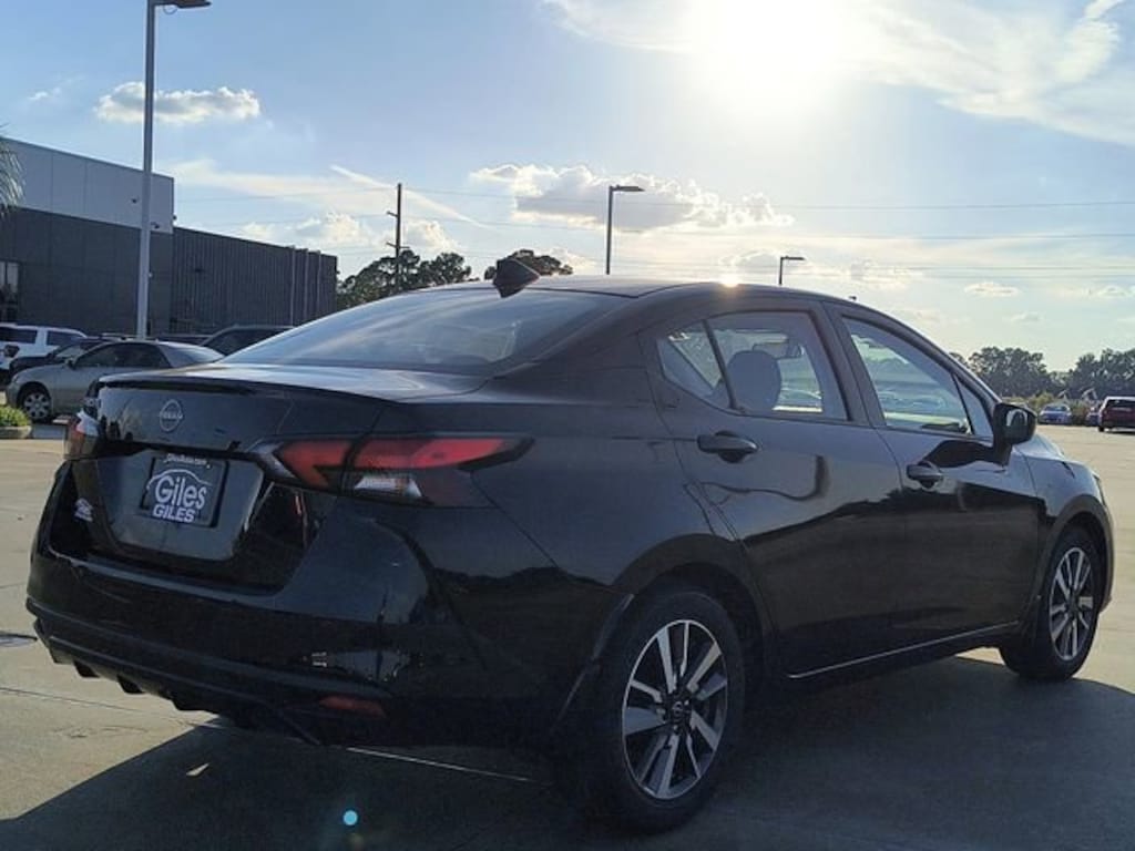 New 2025 Nissan Versa 1.6 SV Sedan