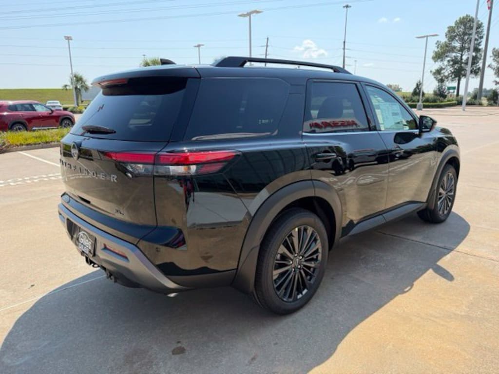 New 2026 Nissan Pathfinder SL SUV