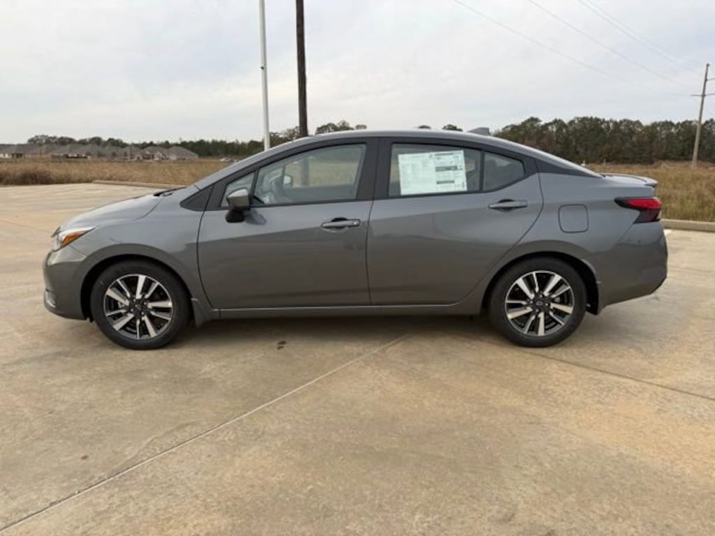 New 2025 Nissan Versa 1.6 SV Sedan