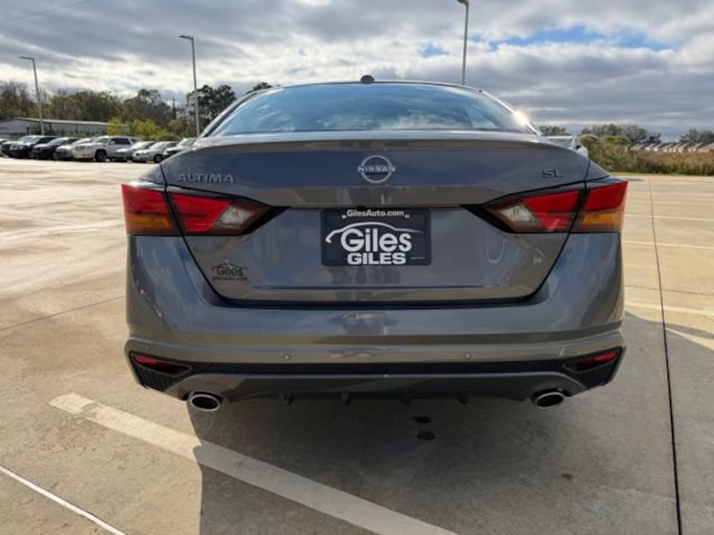 New 2025 Nissan Altima SL Sedan