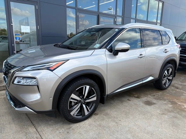 2022 Nissan Rogue Platinum's photo