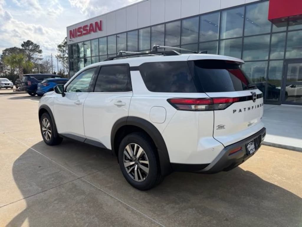 New 2026 Nissan Pathfinder SL SUV