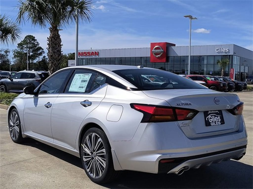 New 2025 Nissan Altima SL Sedan