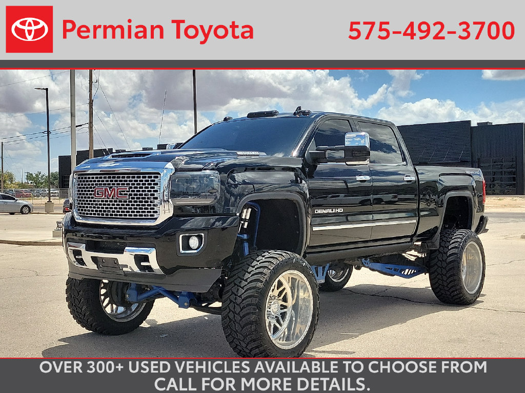 2017 GMC Sierra 2500HD Denali Truck Crew Cab