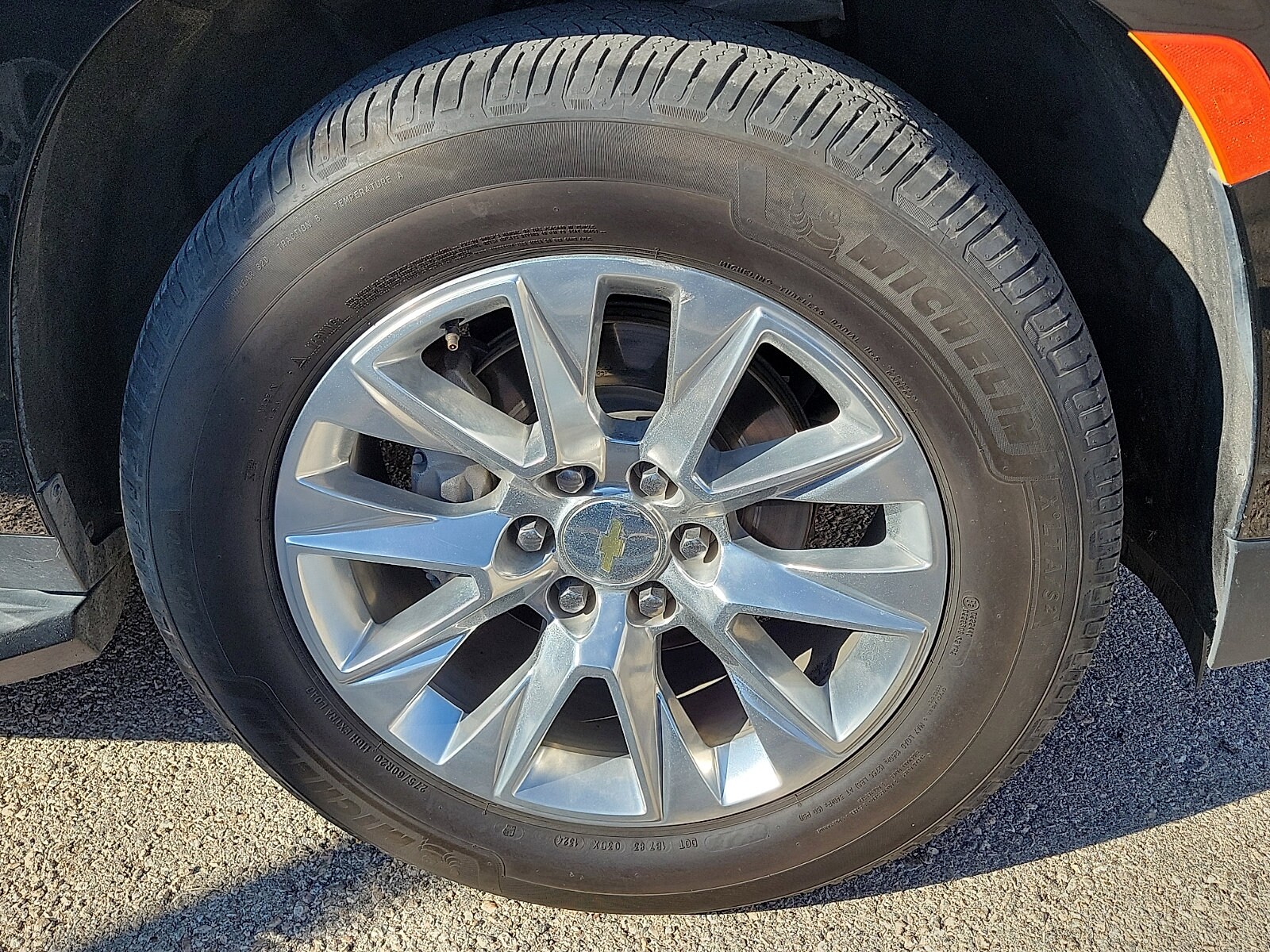 2021 Chevrolet Tahoe Premier photo 3