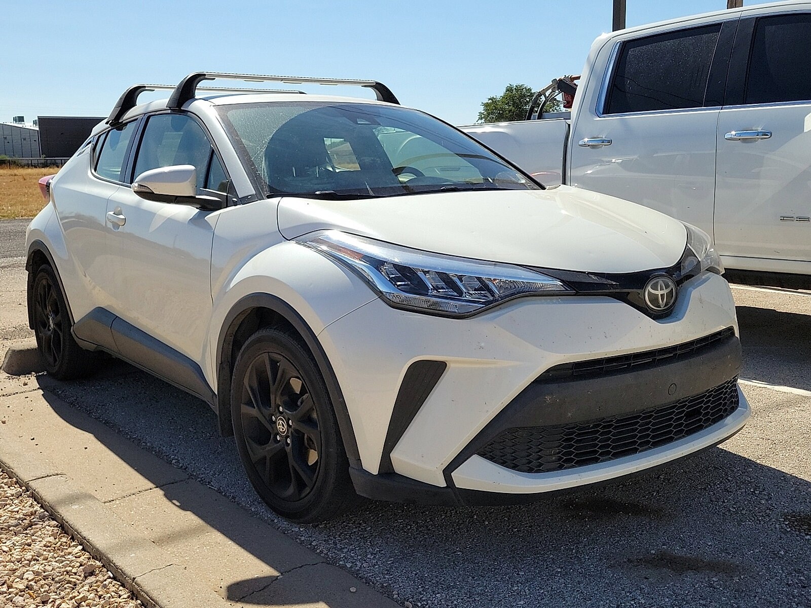 2021 Toyota C-HR XLE photo 4