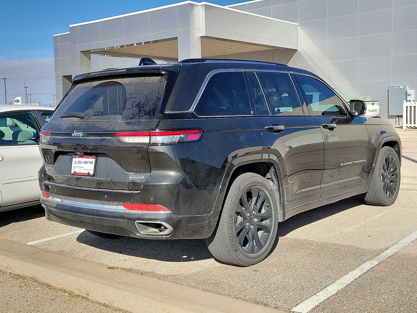 2023 Jeep Cherokee Overland 4xe photo 3