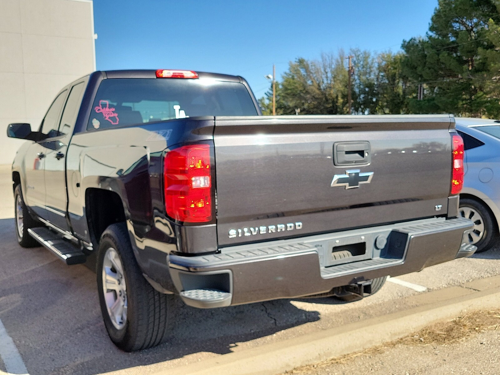 2016 Chevrolet Silverado 1500 LT photo 2