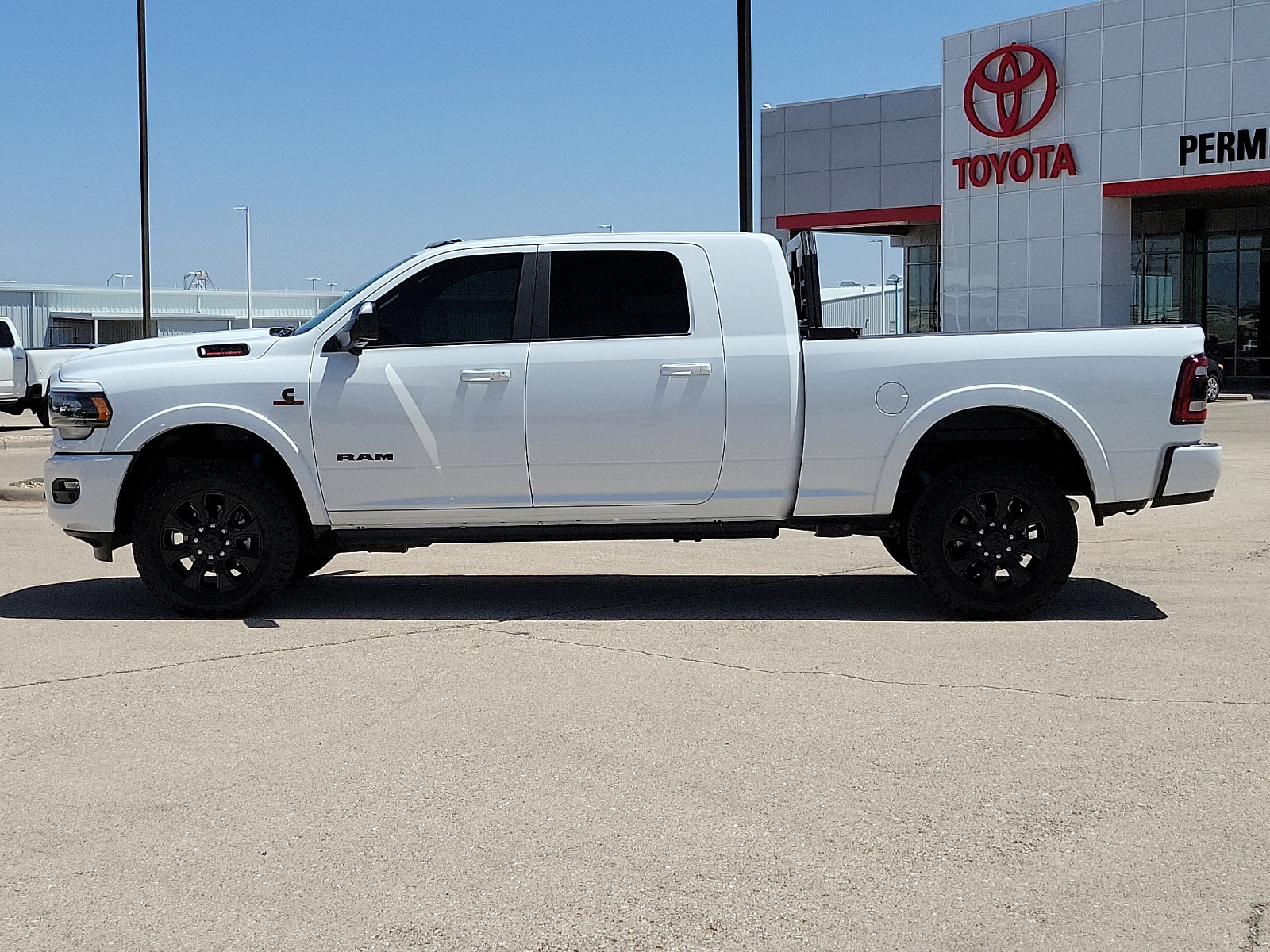 Used 2022 RAM Ram 2500 Pickup Laramie Limited with VIN 3C6UR5TL6NG105274 for sale in Hobbs, NM