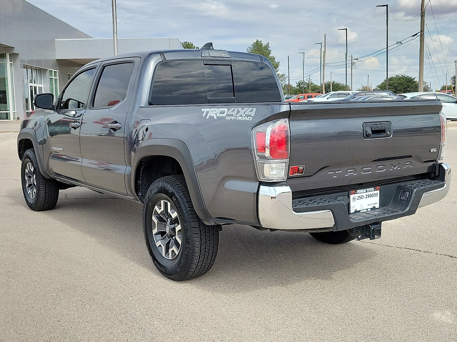 2022 Toyota Tacoma TRD Off-Road photo 3